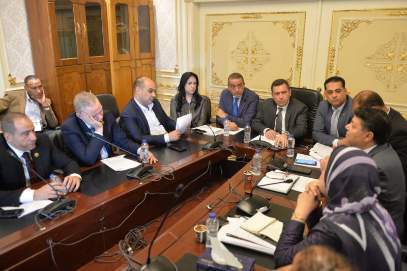 لجنة الصناعة ارشيفية