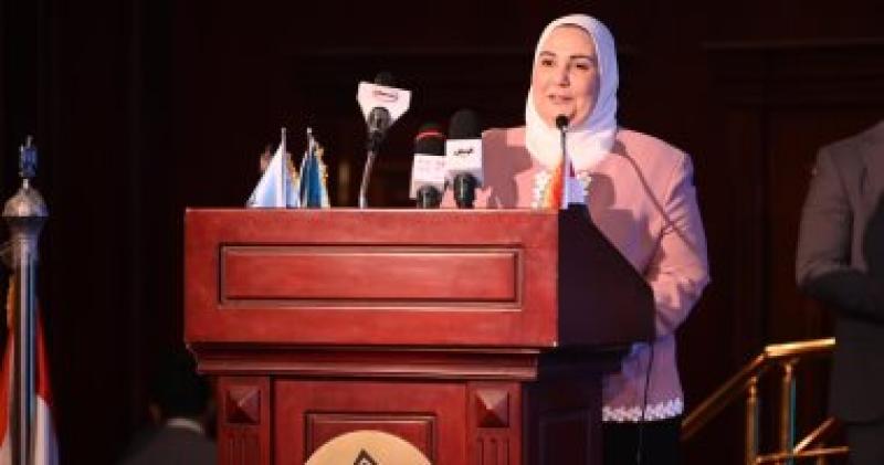  وزيرة التضامن الاجتماعي