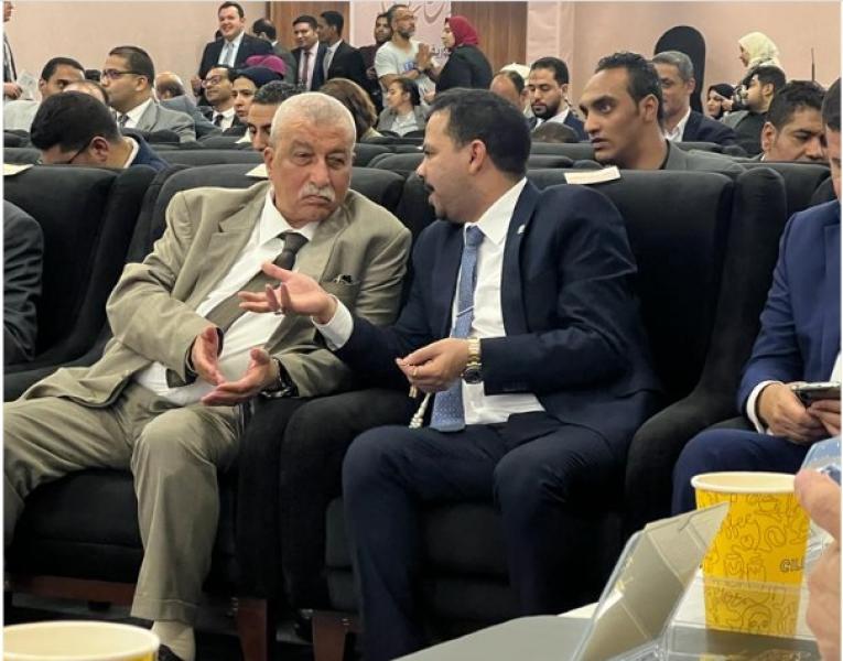 زعيم الاغلبية بالنواب والكاتب الصحفى محمود نفادى