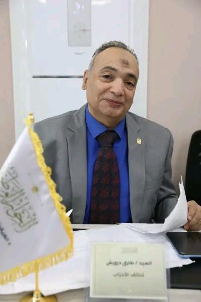 الكاتب الصحفي طارق درويش