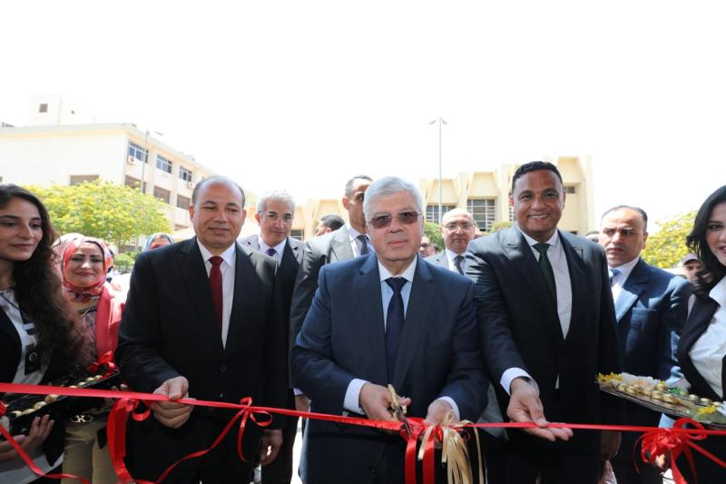 جانب من الافتتاح 