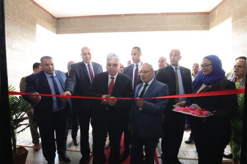 وزير التعليم العالي يفتتح احد المشروعات