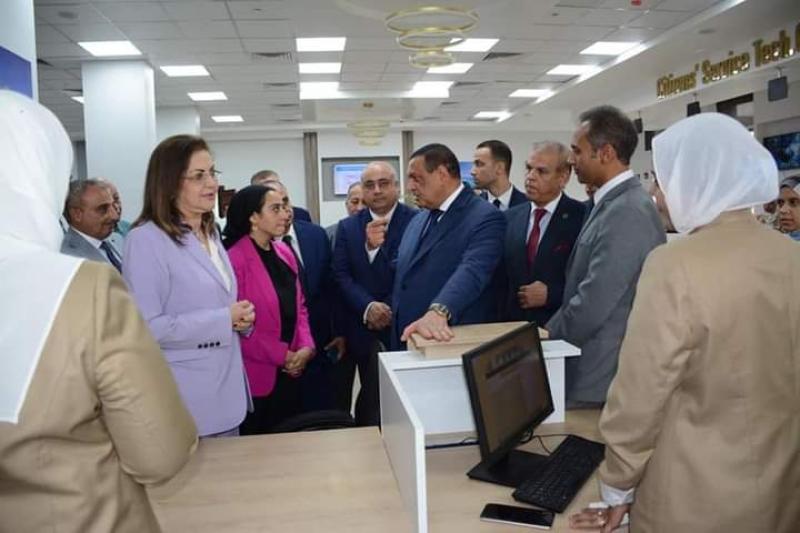 وزير التنميه المحليه