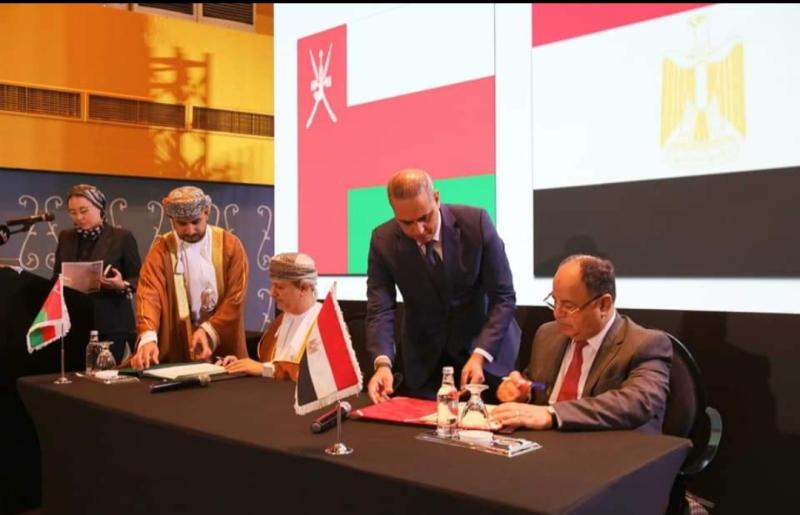 خلال توقيع الاتفاقية 