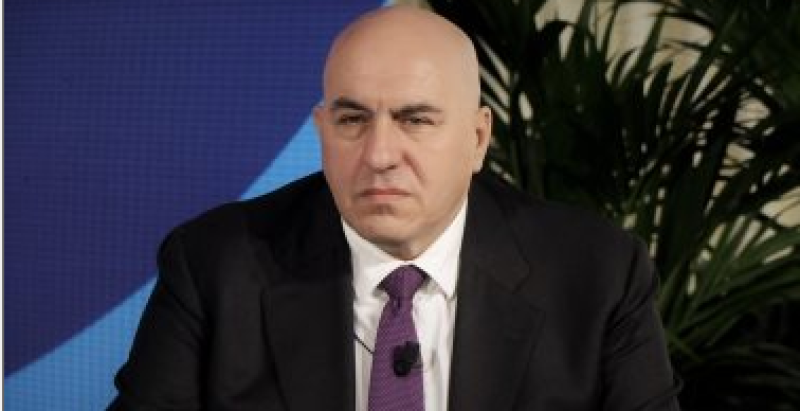 وزير الدفاع الإيطالى جويدو كروزيتو