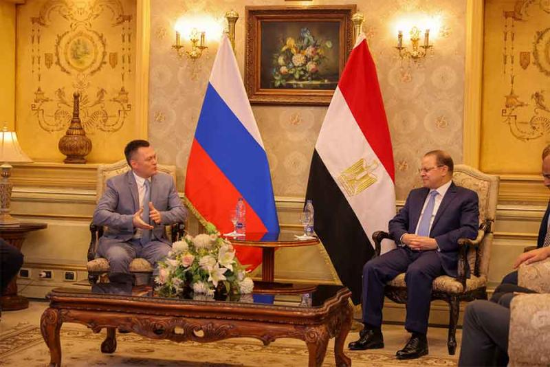 النائب العام يلتقي نظيره النائب العام لروسيا