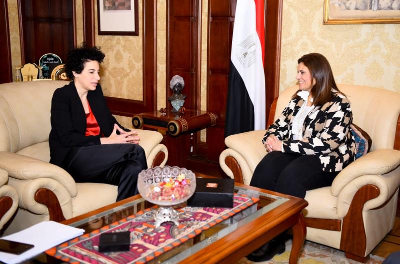 وزيرة الهجرة  وسفيرة قبرص