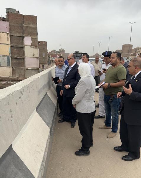 محافظ القاهرة خلال الجولة