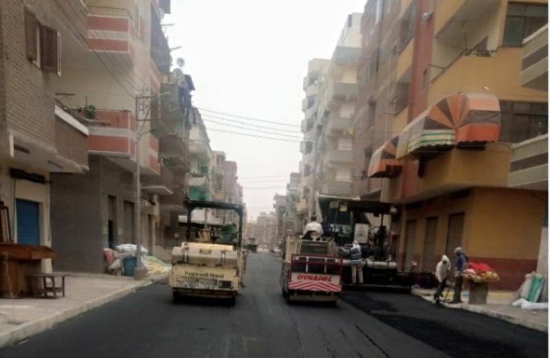 جانب من  أعمال فرد طبقة الأسفلت