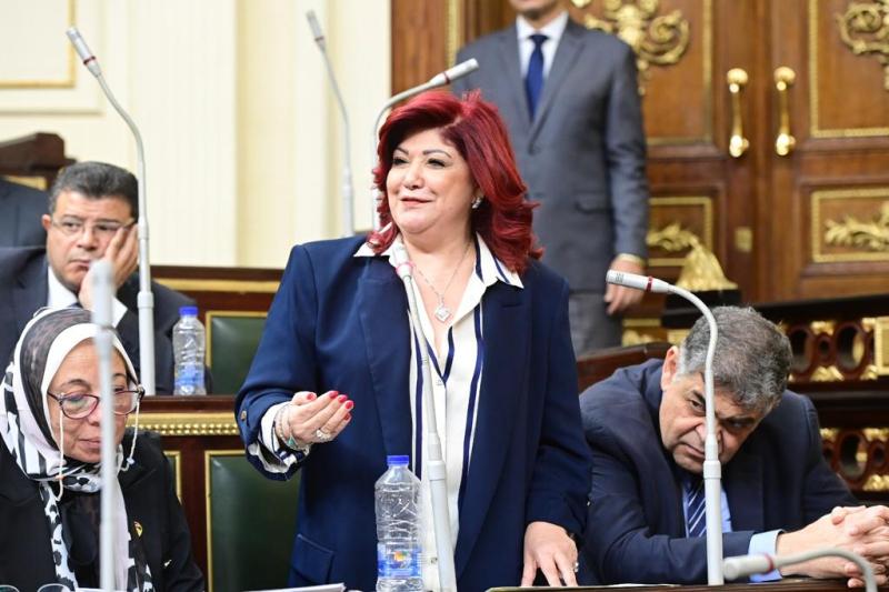 نورا علي