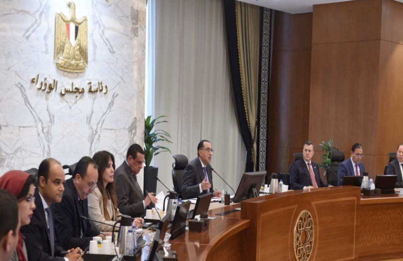 مدبولي يتابع الموقف التنفيذي لمشروع تطوير المتحف اليوناني الروماني