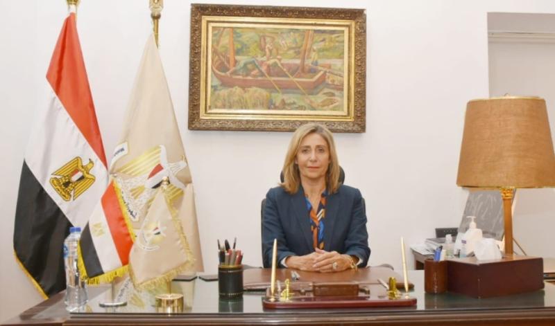 وزيرة الثقافة 