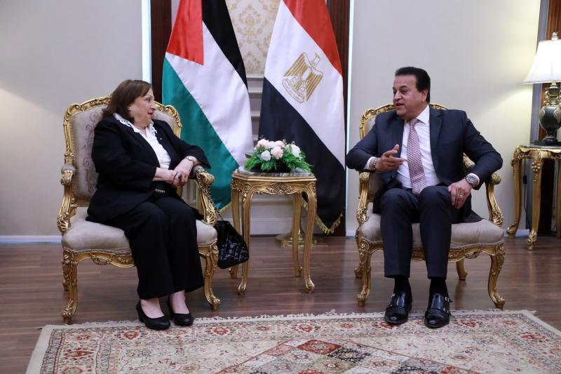 خالد عبدالغفار وزير الصحة والسكان ونظيرته الفلسطينية الدكتورة مي الكيلة