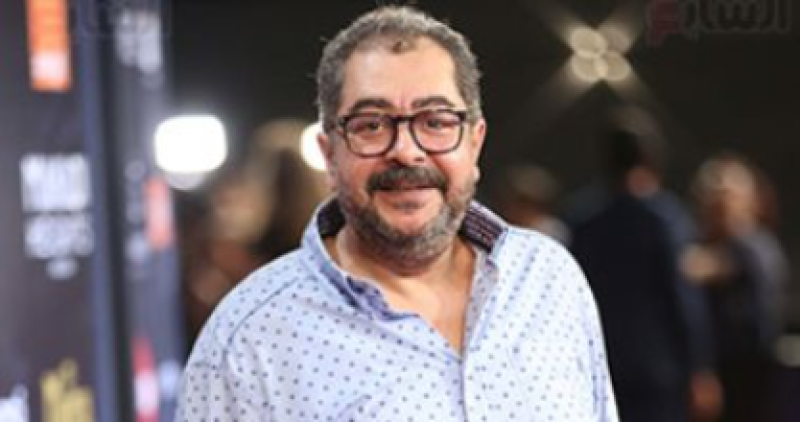 الفنان طارق عبد العزيز