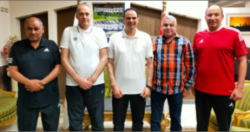 عبد الحميد بسيونى مع مسئولو طلائع الجيش
