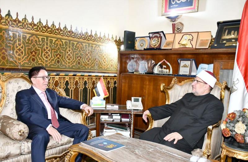 وزير الأوقاف والسفير  الكازخستاني 