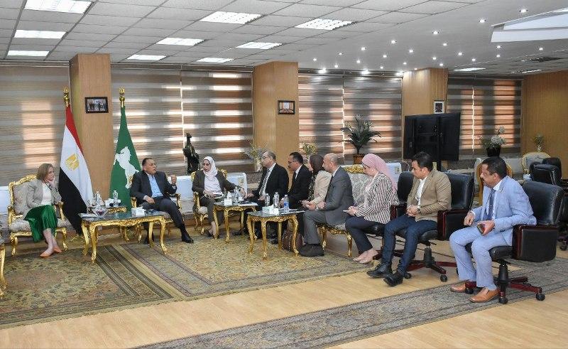 الوفد المرافق 