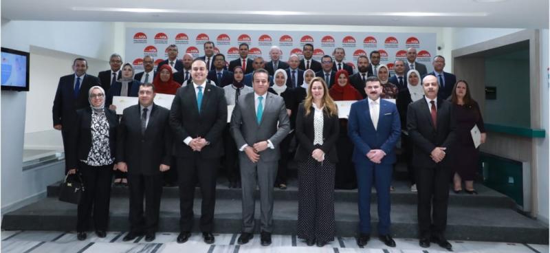 جانب من تخريج الدفعة الأولى من برنامج تدريب كوادر وزارة الصحة