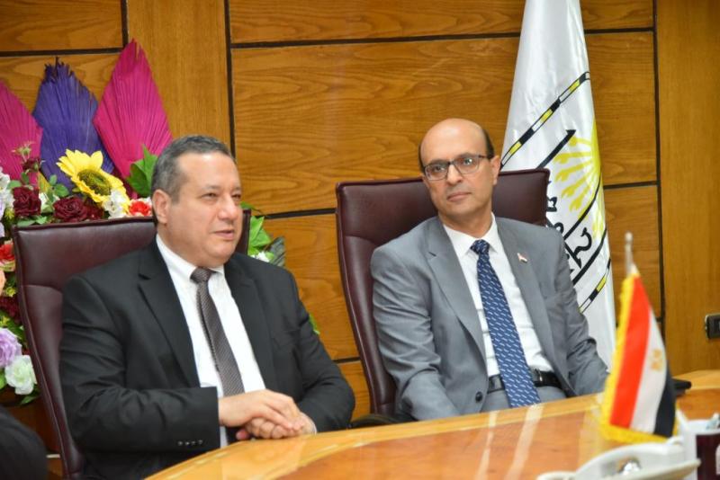  رئيس جامعة أسيوط 