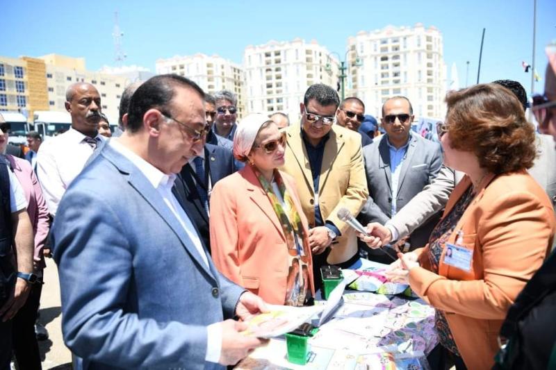 وزيرة البيئة ومحافظ الإسكندرية 