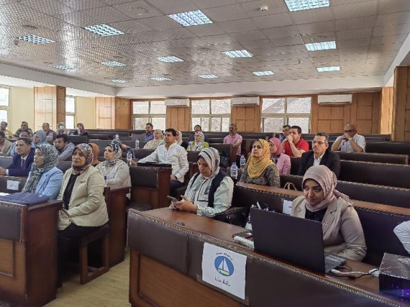 جانب من الندوة