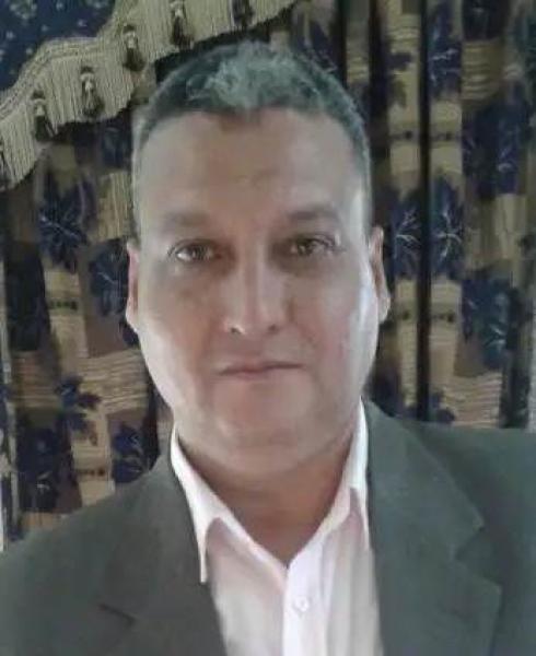 الكاتب 