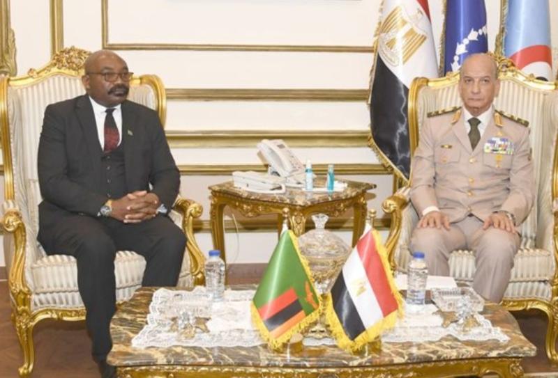 الفريق أول محمد زكي يلتقي وزير دفاع زامبيا