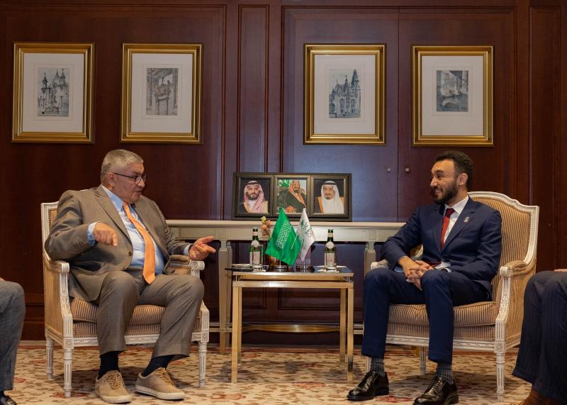  المهندس أيمن عبد الوهابد وسمو الأمير عبد العزيز بن تركي