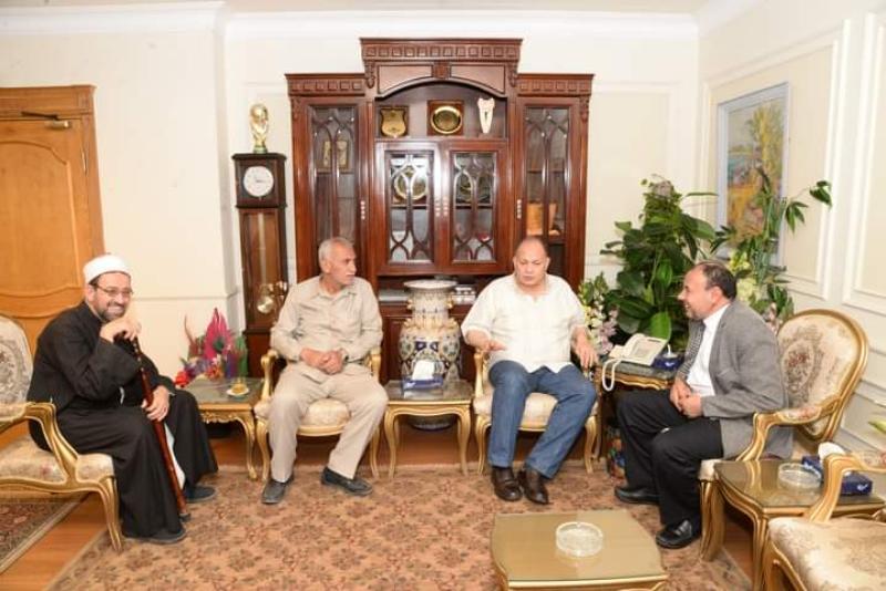 اثناء اللقاء
