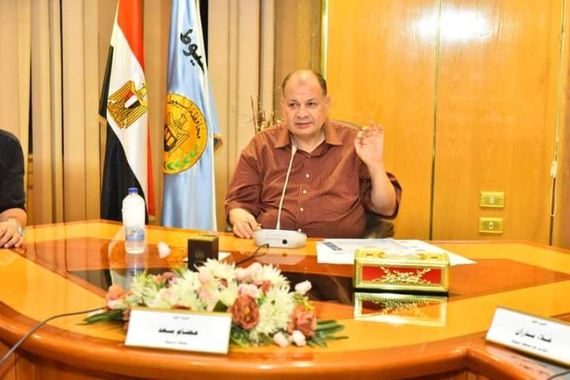 محافظ أسيوط 