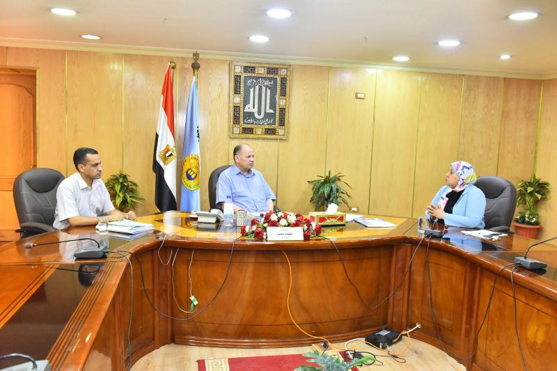 اثناء اللقاء