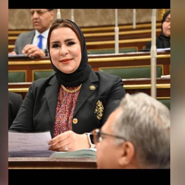 نيفين الكاتب