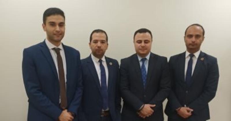 فريق العمل 