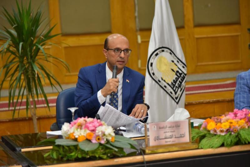 رئيس جامعة أسيوط 