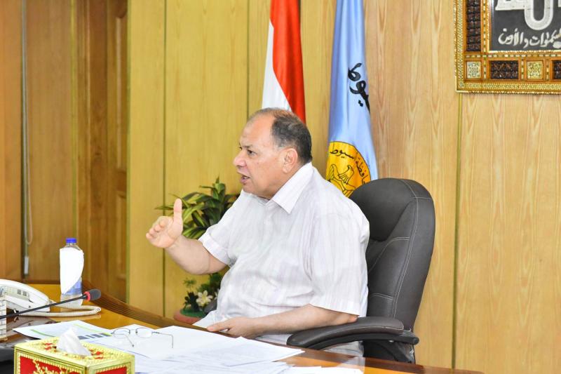 محافظ أسيوط 