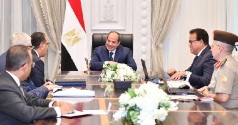 الرئيس السيسي يبحث تطوير منظومة الصحة