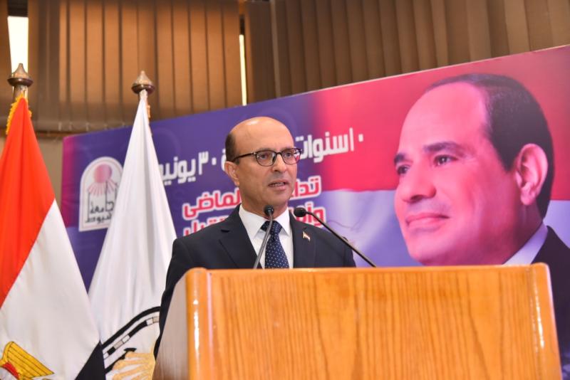 رئيس جامعة أسيوط 