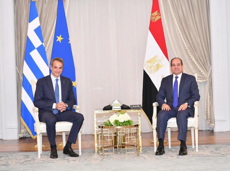 الرئيس السيسي يستقبل رئيس وزراء جمهورية اليونان بالعلمين الجديدة