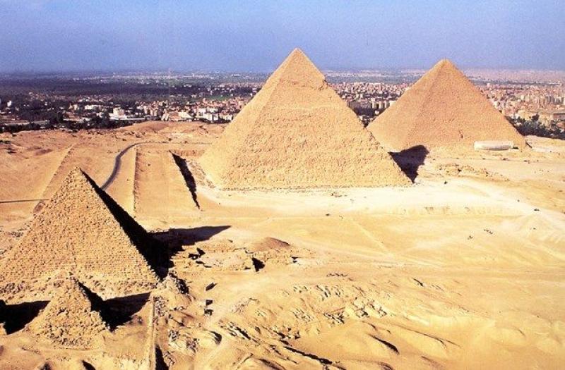 الاهرامات 