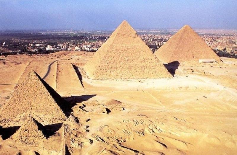 وزارة السياحة والآثار 
