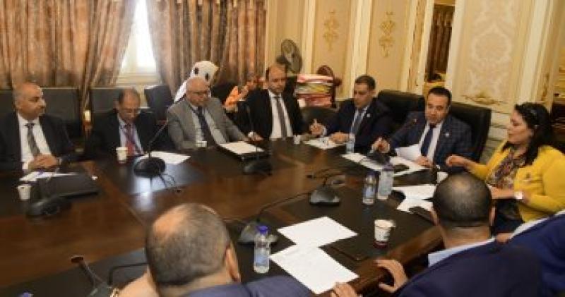  لجنة وزارة الاتصالات