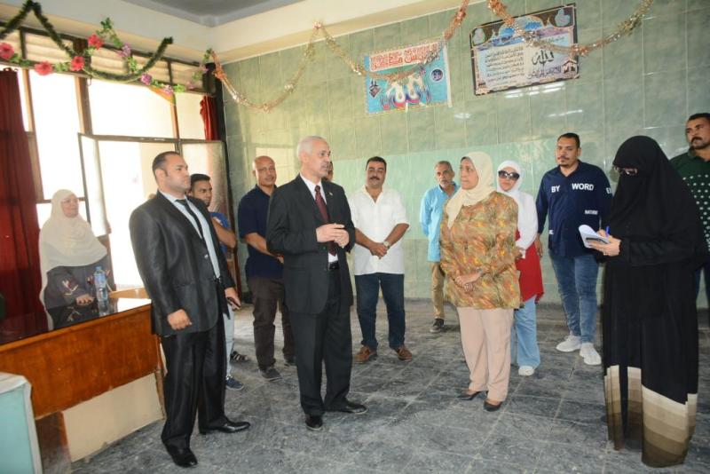 اثناء التفقد نائب رئيس جامعه 