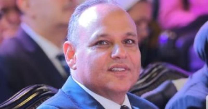 الدكتور محمود صقر