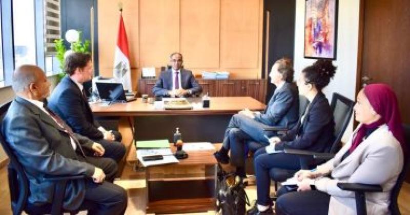 نائب وزير الإسكان يلتقى مسئولي بنك التعمير الألماني