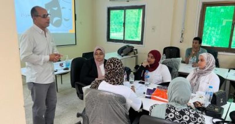 تدريب مهني على التسويق الإلكتروني لشباب أسوان
