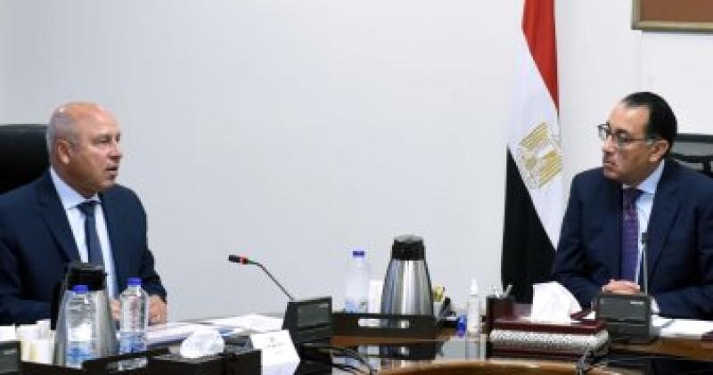 خلال الاجتماع