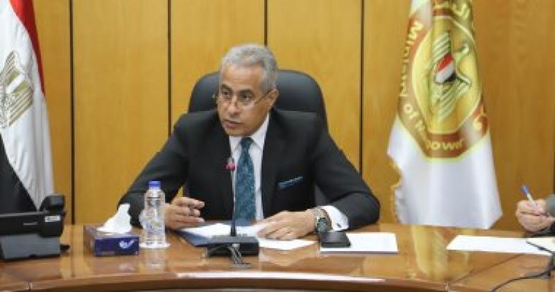 وزير العمل 