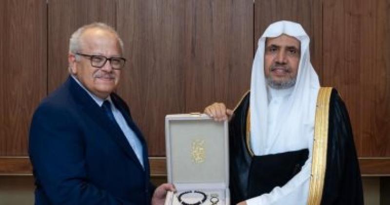 جانب من تكريم رئيس جامعة القاهرة