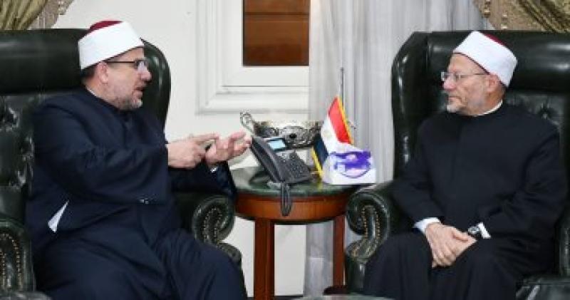 وزير الأوقاف يهنئ المفتي