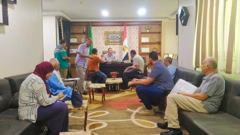 مناقشة مشكلات المواطنين